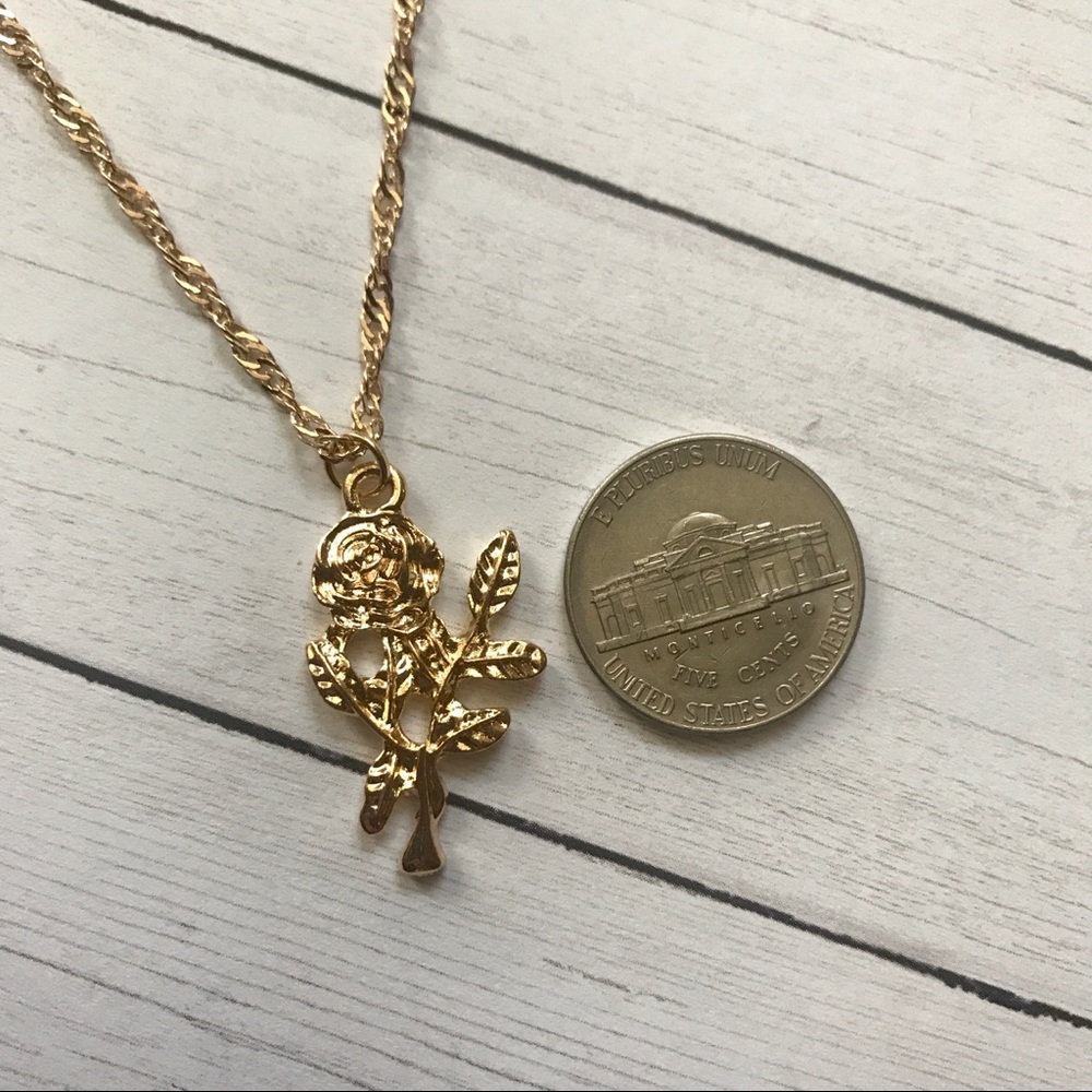 3 for $25⚡️Rose flower necklace - Picture 4 of 5